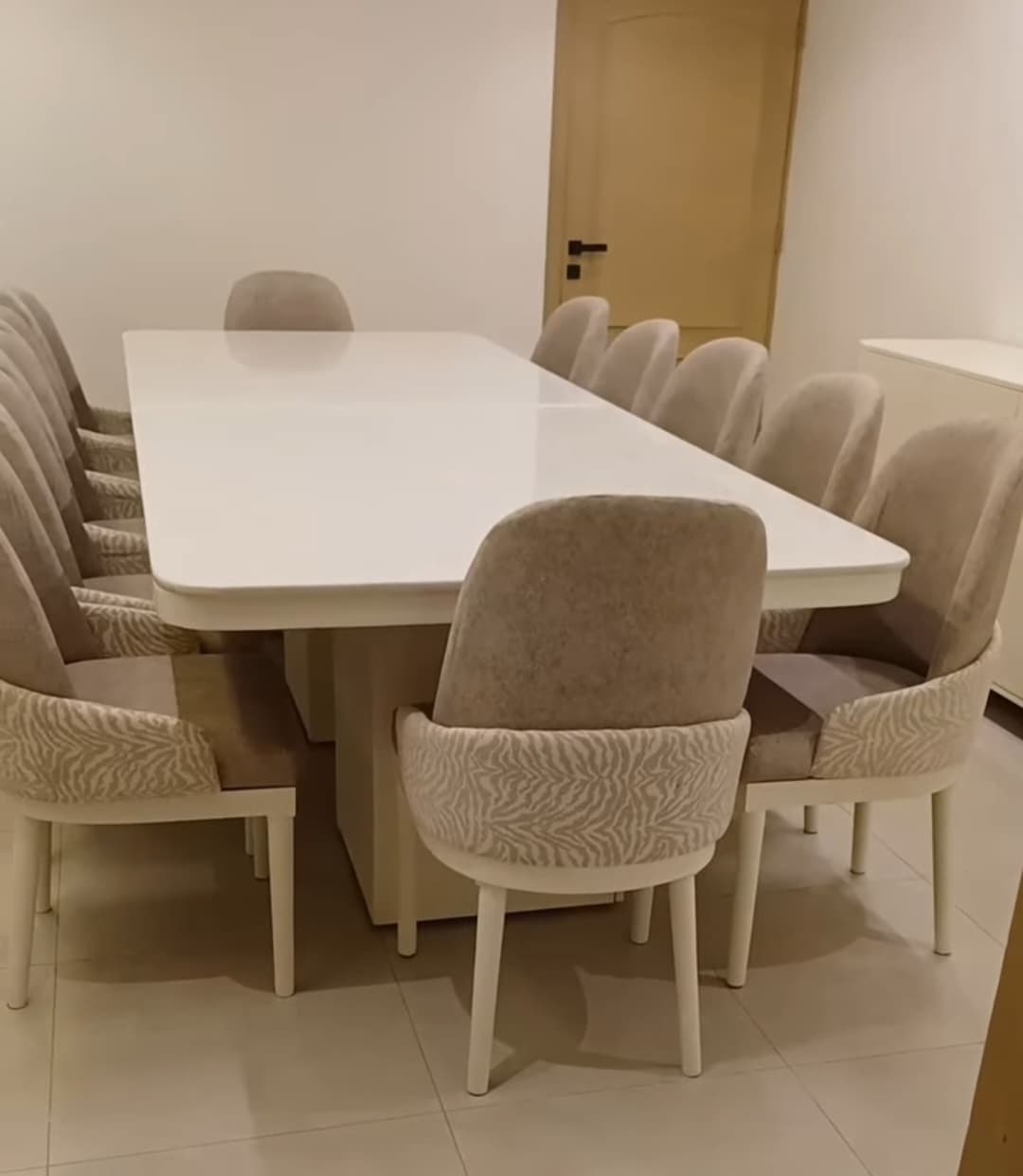 ##طاولات #طعام#كراسي#بوفيه#الرياض #ابها#بقيق#عرعر#جده#مكه#المدينه#القصيم#حائل#بريده#تفصيل #حسب #الطلب #شحن#جميع#مناطق#المملكه#وخارجها - صورة 4