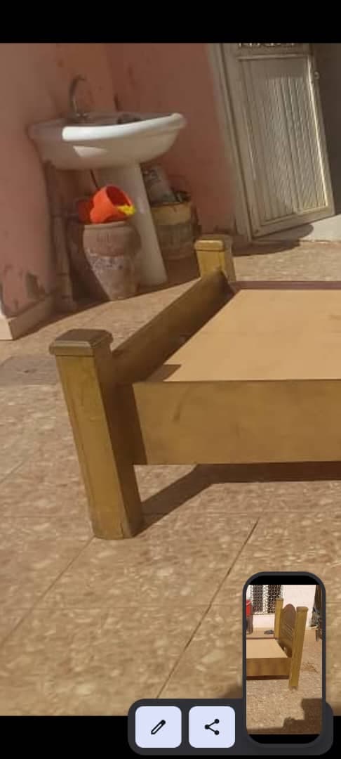 جوز سراير متيين 
نوع الخشب مامتاكد
عرض 120
+ سجادة نمري هدية

السجادة ٢م ×١.٥م..
السعر 490
امدرمان الحارة 20 - صورة 3