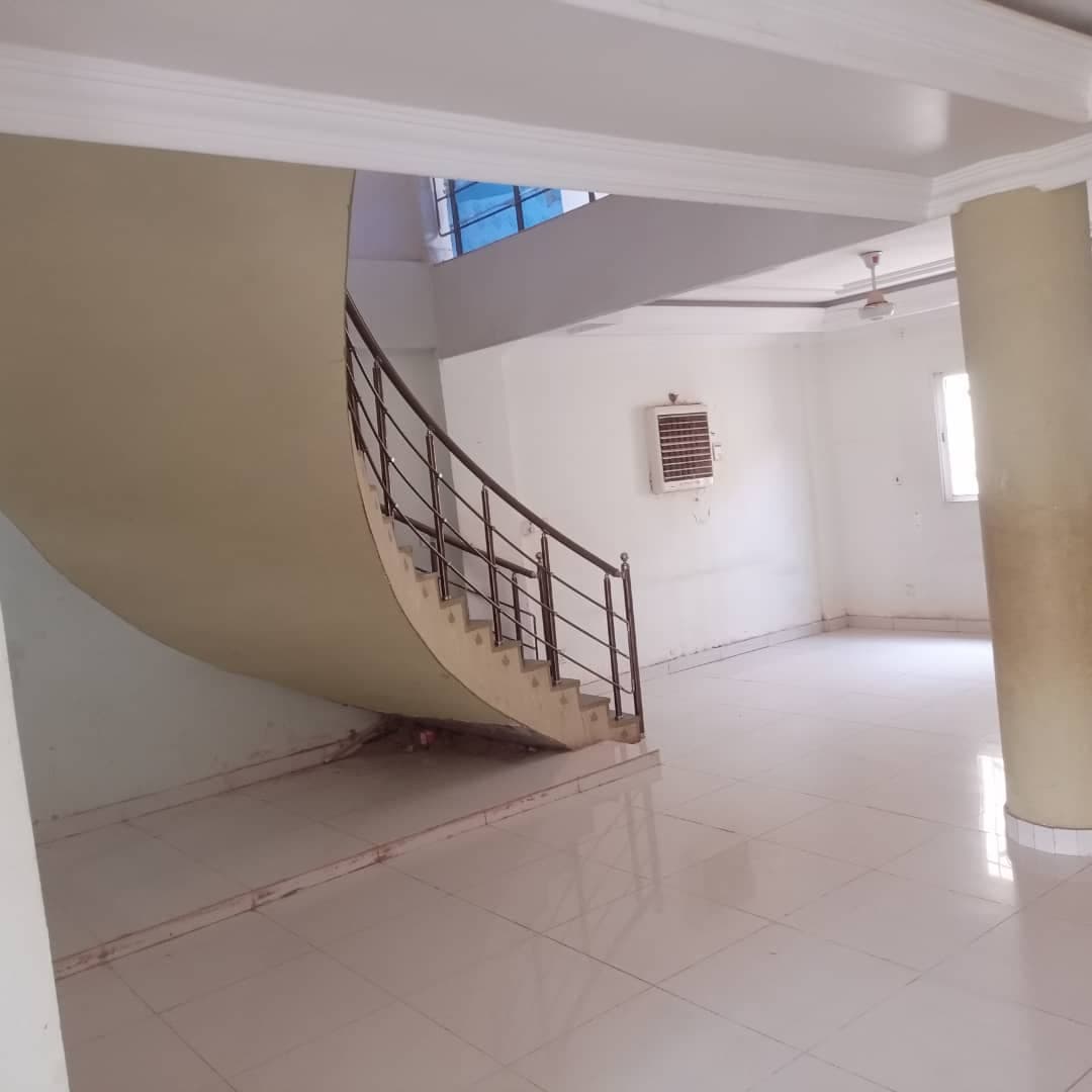 للبيع بالمعموره  80