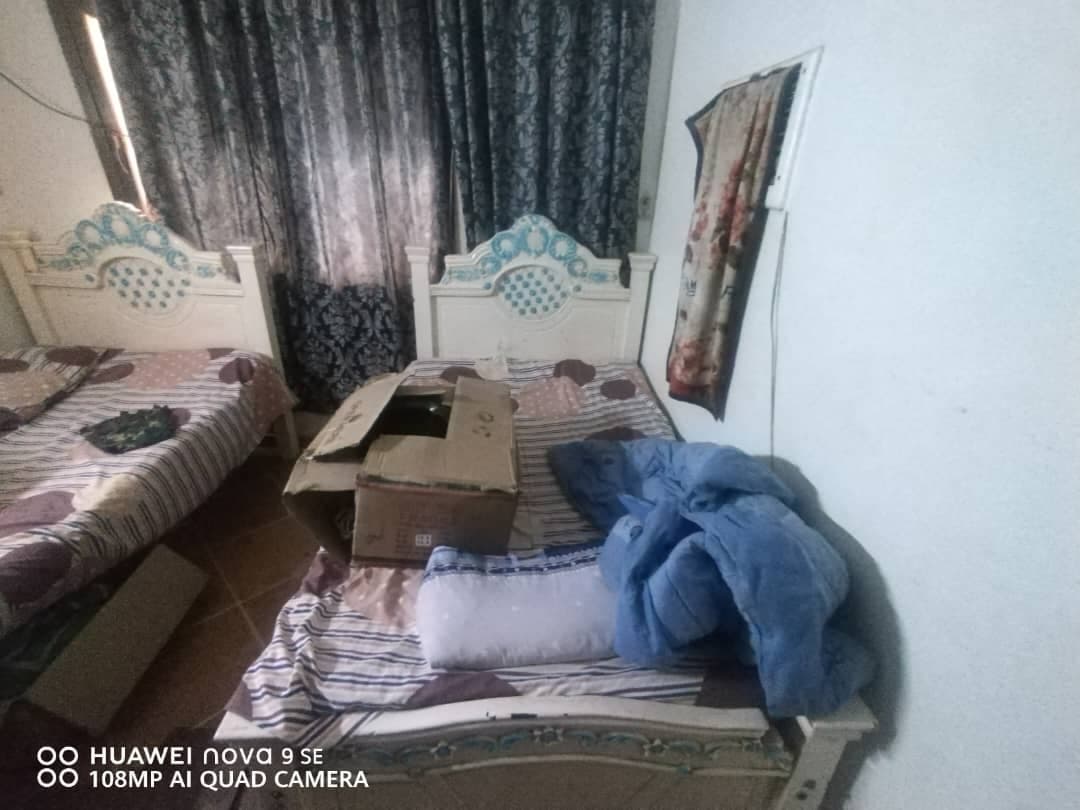 جوز سراير عرض 120
 خشب متين شااازة 
السعر 490
امدرمان الحارة 20 -  الأثاث والديكور في أم درمان