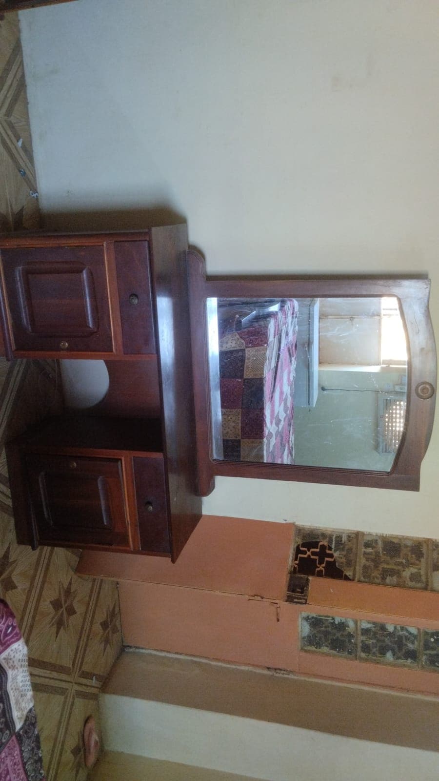 غرفة نوم مهوووقني
شاااااازة
💥🔥💥
دولاب 4 ضلف بالمخازن 
سرير دبل بالمرتبة ياي 
تسريحة 
شماعه 
السعر 3 مليار تفاوض بسيط
بحري الكدرو -  الأثاث والديكور في بحري