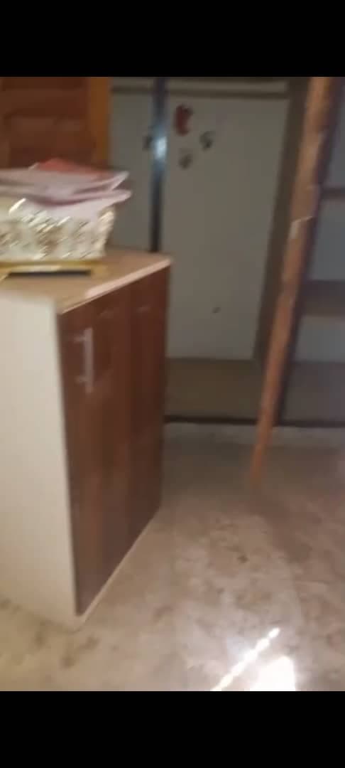 غرفة نوم كااامله راااقية كلاسيكيه
مستوردة فخخمه شااااازة 
دولاب 6 ضلف
سرير دبل بالمرتبة ضغط عالي 
كمودينات 3
تسريحة 
السعر *تم التخفيض من 2500ل 1900نه - صورة 4