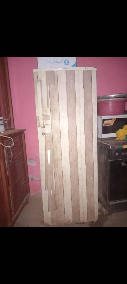 تلاجه شااازة الجي
10 قدم شغاله فل الفل 
شششازة
السعر 600
امدرمان الجرافة - أجهزة كهربائية في أم درمان