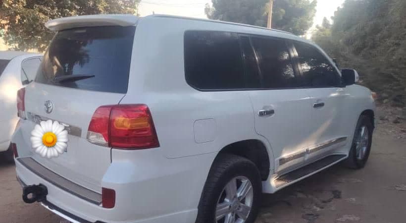 *الفلاح لتسويق السيارات*
*للبيع في كسلا*
كروزر
موديل 2008
مطور 2015
بصمه جوه وبره
اتوماتيك
بنزين 6V
مكنه فل الفل
تكيف تلج 
ترخيص الخرطوم خ ٥ 
عربيه تف - السيارات والمركبات في كسلا