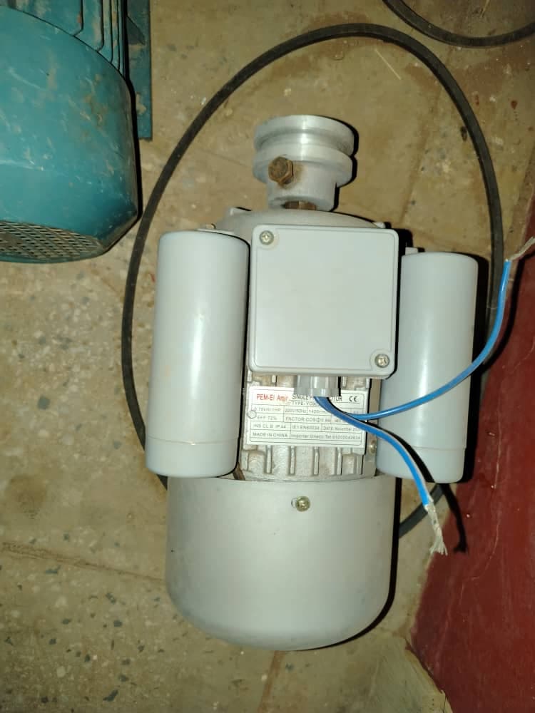 للبيع  بإذن الله
معدات فرن  يتكون من :
● فرن سير ٣متر ماركه الرحمة غاز + عجانة٥٠كيلو مصرية ماركة الرحمة  قرن فيل سرعة واحدة عالية دبل سير+ بابور 18 صي - صورة 2