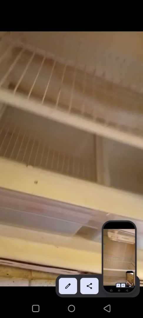 تلاجه امريكيه كبييرة
شغاله فل الفل 
السعر700
امدرمان الهجرة - صورة 2