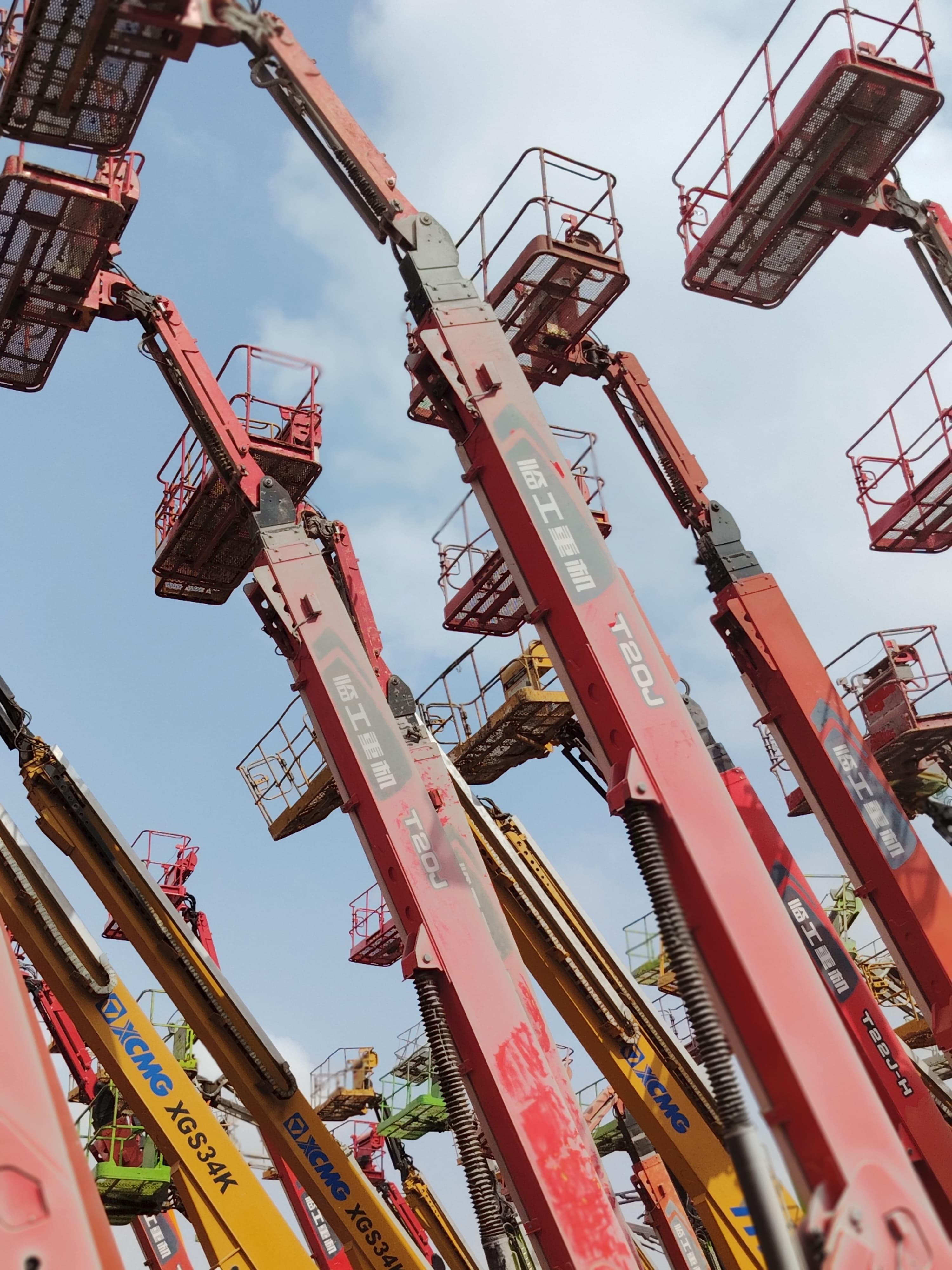 سيزرلفت ومان لفت ورافعات شوكيه وتيليهندلر جي سي بي متوفرة للايجار #سيزر_لفت #سيزرلفت #مان_لفت #للايجار #جده #الدمام#مكة_المكرمه #الرياض  - صورة 3