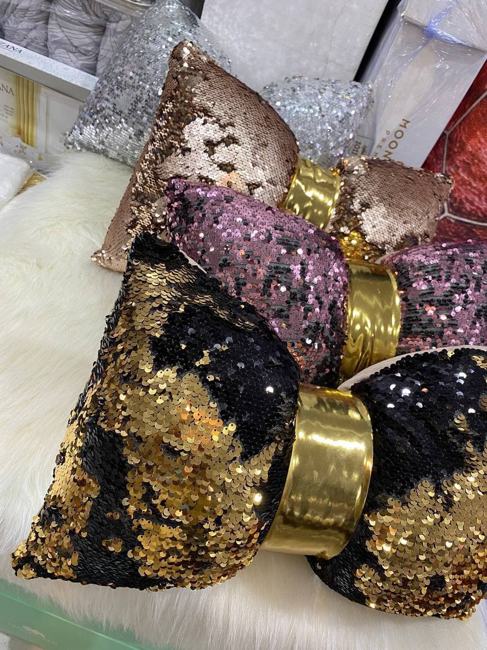 جداعات على شكل فيونكة رووووووووووووووووووزووعه.                                                                                                        -  الأثاث والديكور في أم درمان