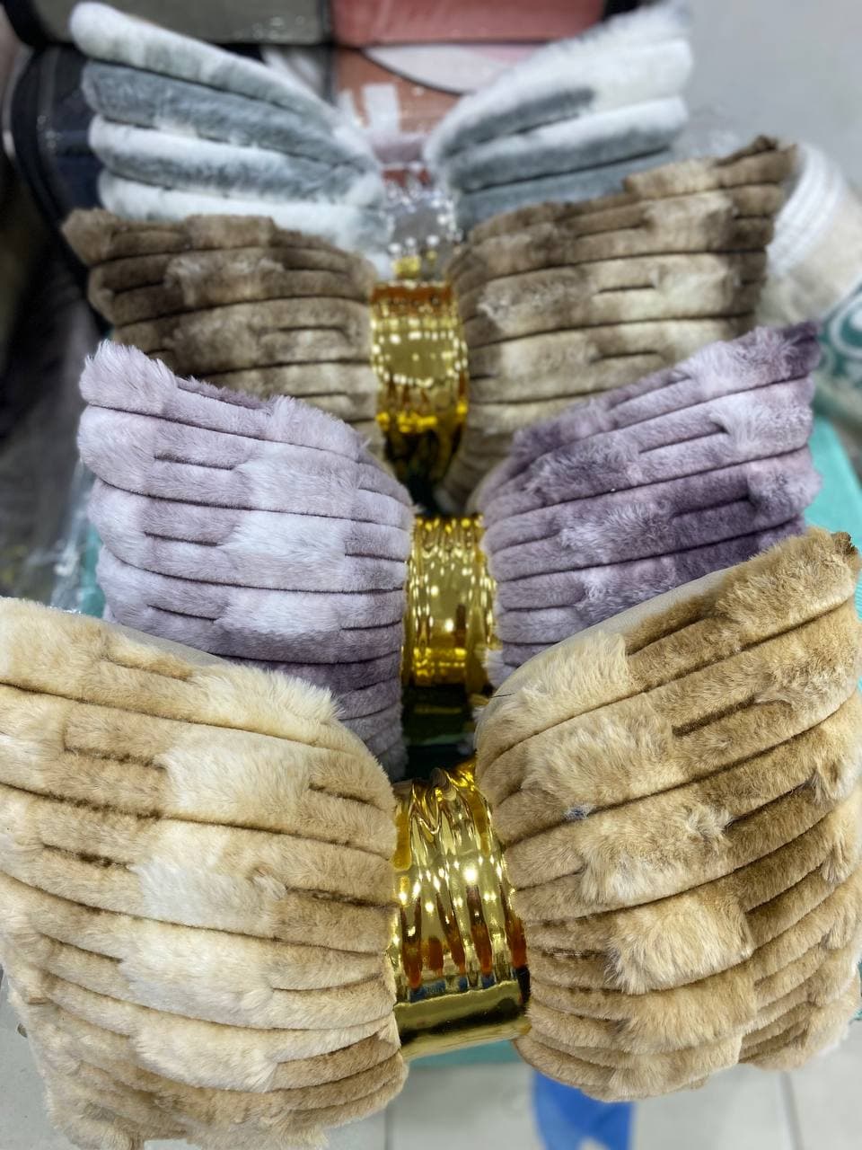 جداعات على شكل فيونكة رووووووووووووووووووزووعه.                                                                                                        - صورة 2