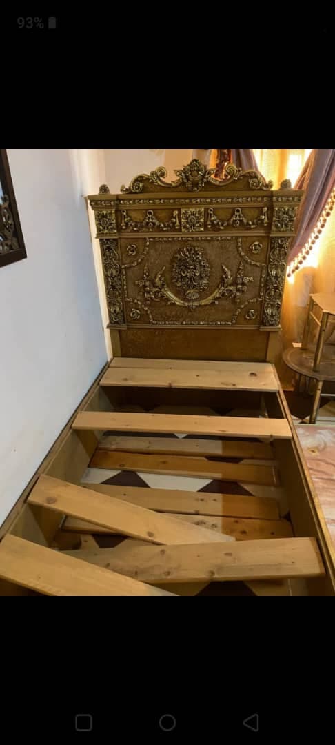 جوز سراير دمياطي فااااخر
جديد كرررت..عرض 100
السعر 2500
امدرمان مدينة النيل -  الأثاث والديكور في أم درمان