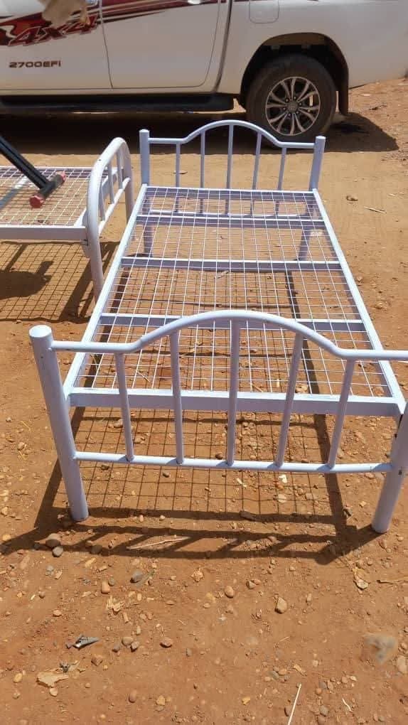 سراير سراير  الفيصل بشكلها الجديد في عطبرة 😍😍
سراير حديد     بجوده عاليه 😍
مقاس السرير 90*190
متوفر شكلين👇👇
شكل الشبك 
سعر الجوز 380
توجد خدمة توصيل ح