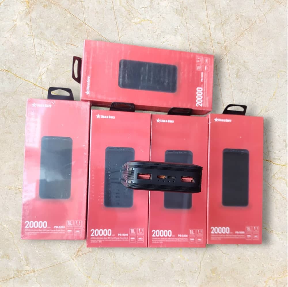 عرض تخفيض علي بور بانك Lisa @ Gray الاصلي
باور بانك 18 واط  20000 ملي امبير 
🔸سعة كافية لشحن أربعة هواتف بالكامل 

مع بقاء الطاقة
🔸صغير و خفيف و مريح  - الهواتف والموبايلات في بورتسودان