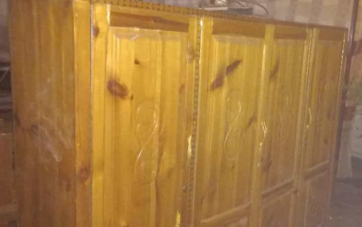 دولاب 4 ضلف بالمخازن 
السعر تم التخفيض من 650 ل 550
امدرمان مدينة النيل -  الأثاث والديكور في أم درمان