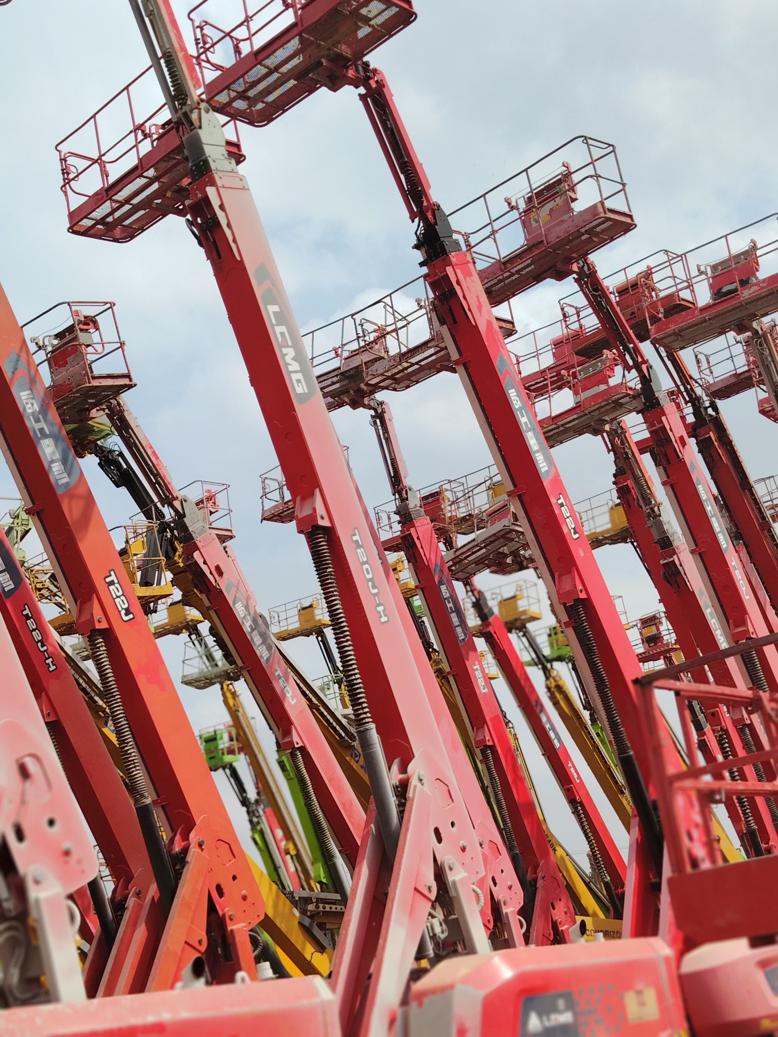 سيزرلفت ومان لفت ورافعات شوكيه وتيليهندلر جي سي بي متوفرة للايجار #سيزر_لفت #سيزرلفت #مان_لفت #للايجار #جده #الدمام#مكة_المكرمه #الرياض  - صورة 2