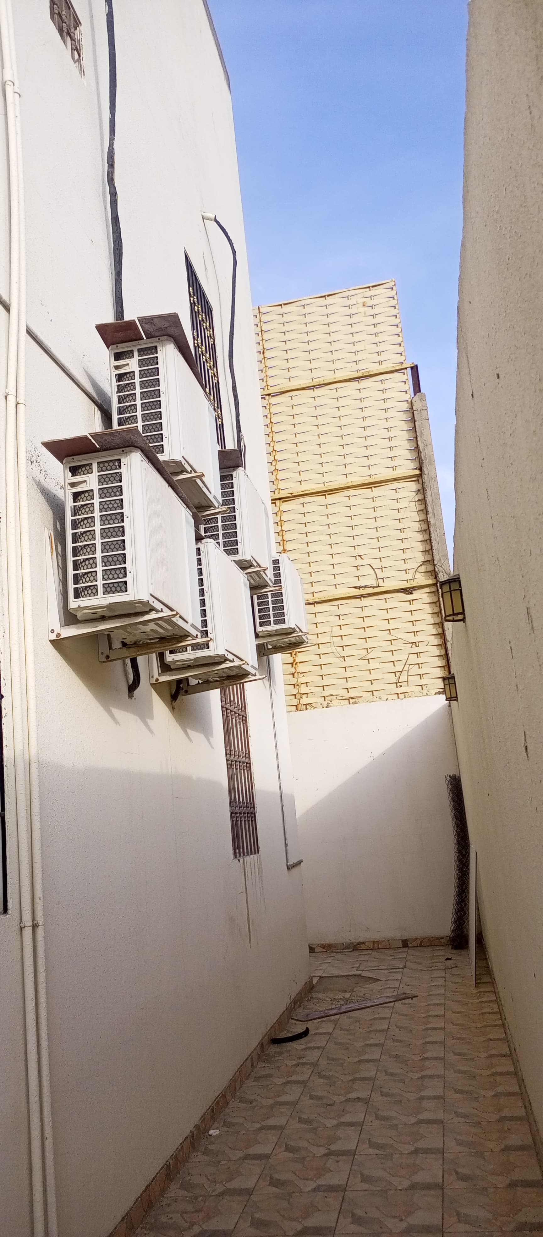 فني ومعلم مكيفات سبليت وصيانه  - صورة 6