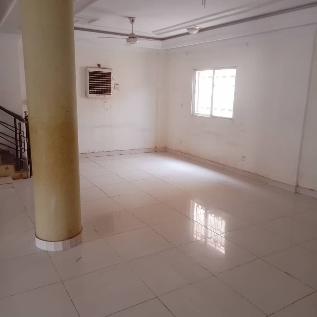 للبيع بالمعموره  80