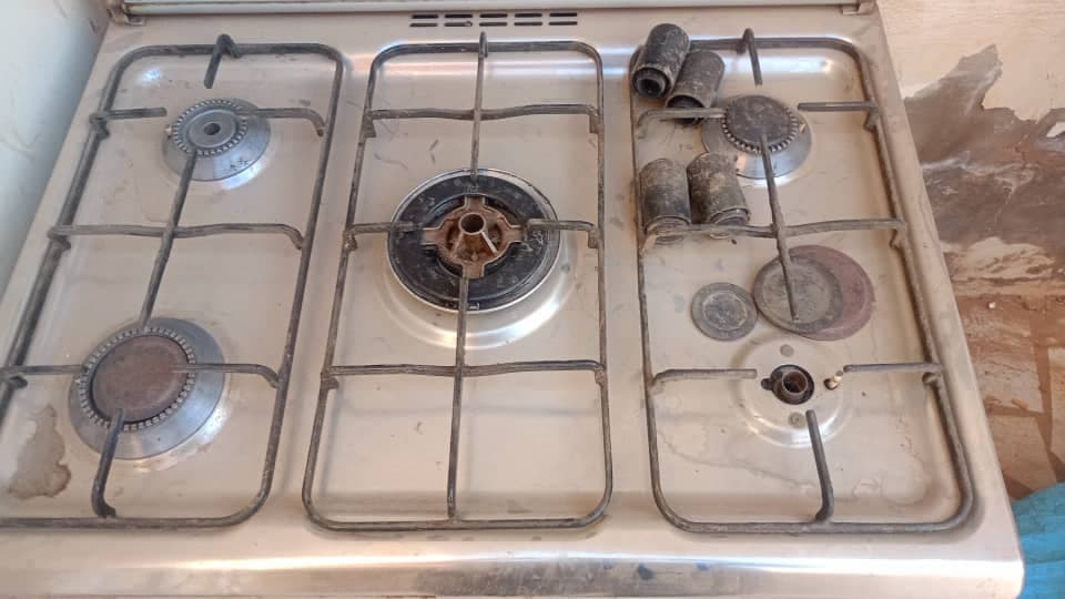 بوتوجاز ايطالي 
5 عيون شغال فل مع الفرن 
السعر 650
امدرمان مهداوي - أواني منزلية في أم درمان