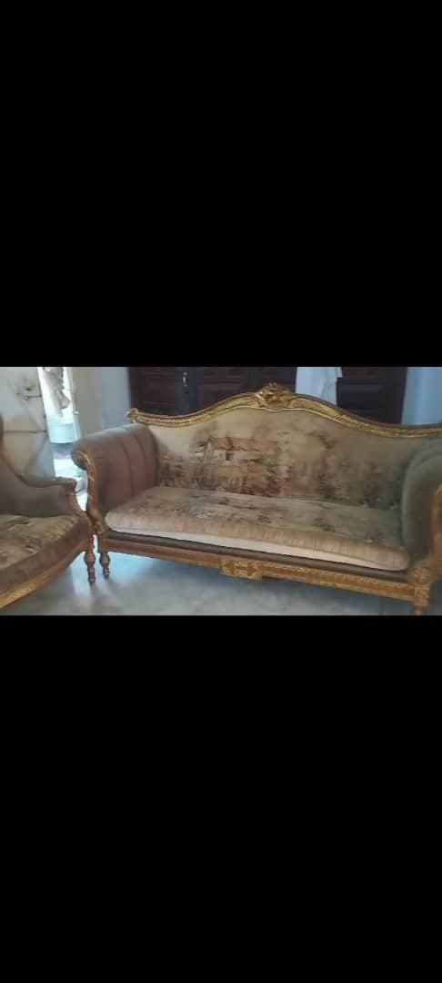 طقم جلوس دمياطي اصلي
💥🔥💥
كنبه و4 كراسي 
السعر 1800
امدرمان الحتانة -  الأثاث والديكور في أم درمان