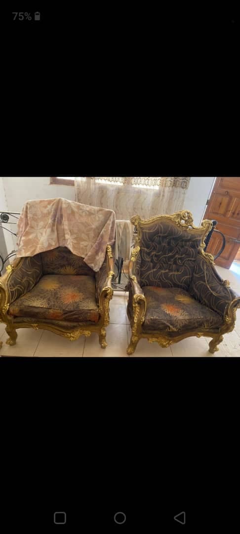 طقم جلوس دمياطي رهييييب 
جديد كرررت 
كنبه  4وكراسي 
السعر 2500
امدرمان مدينة النيل - صورة 3