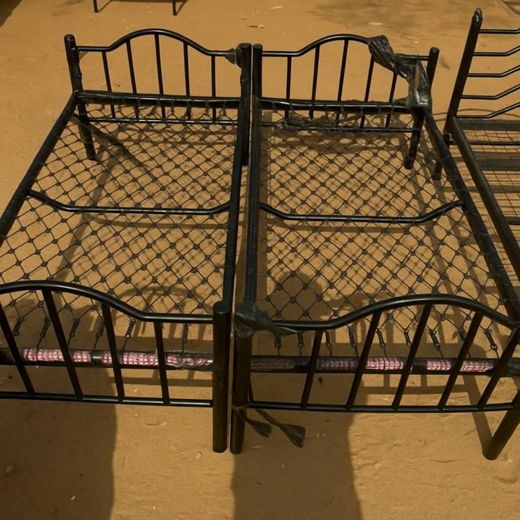 اتوفرت في امدرمان 😍🔥
سراير محليه 90*190 
🛑🛑متوفر لون اسود فقطط🛑🛑

سعر الجوز 420 
التوصيل حسب المكان 🔥 -  الأثاث والديكور في أم درمان