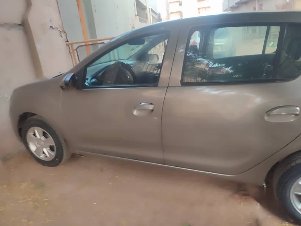 ريلونت ساندرو - السيارات والمركبات في أم درمان