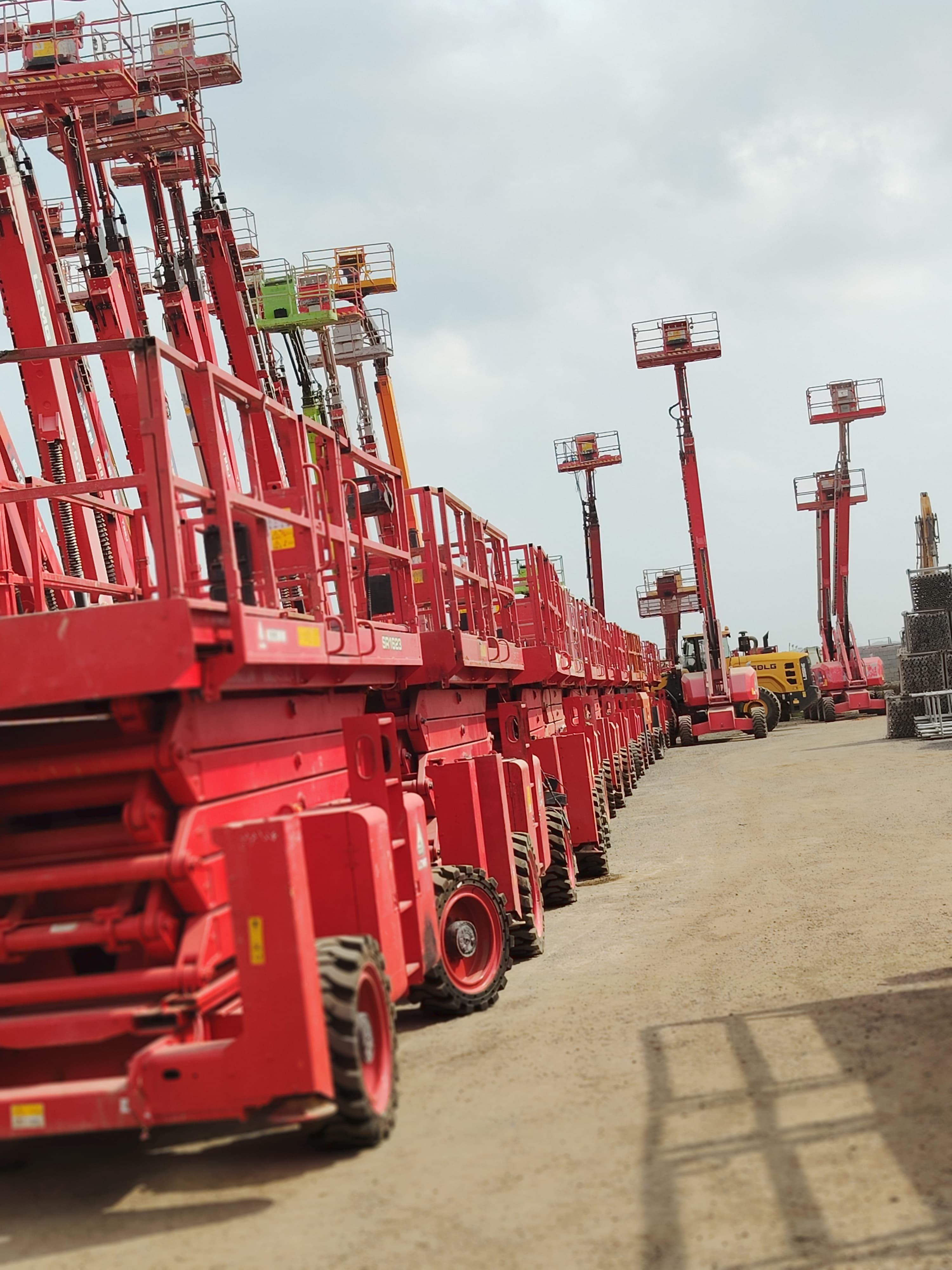 سيزرلفت ومان لفت ورافعات شوكيه وتيليهندلر جي سي بي متوفرة للايجار #سيزر_لفت #سيزرلفت #مان_لفت #للايجار #جده #الدمام#مكة_المكرمه #الرياض  - السيارات والمركبات في الدمام