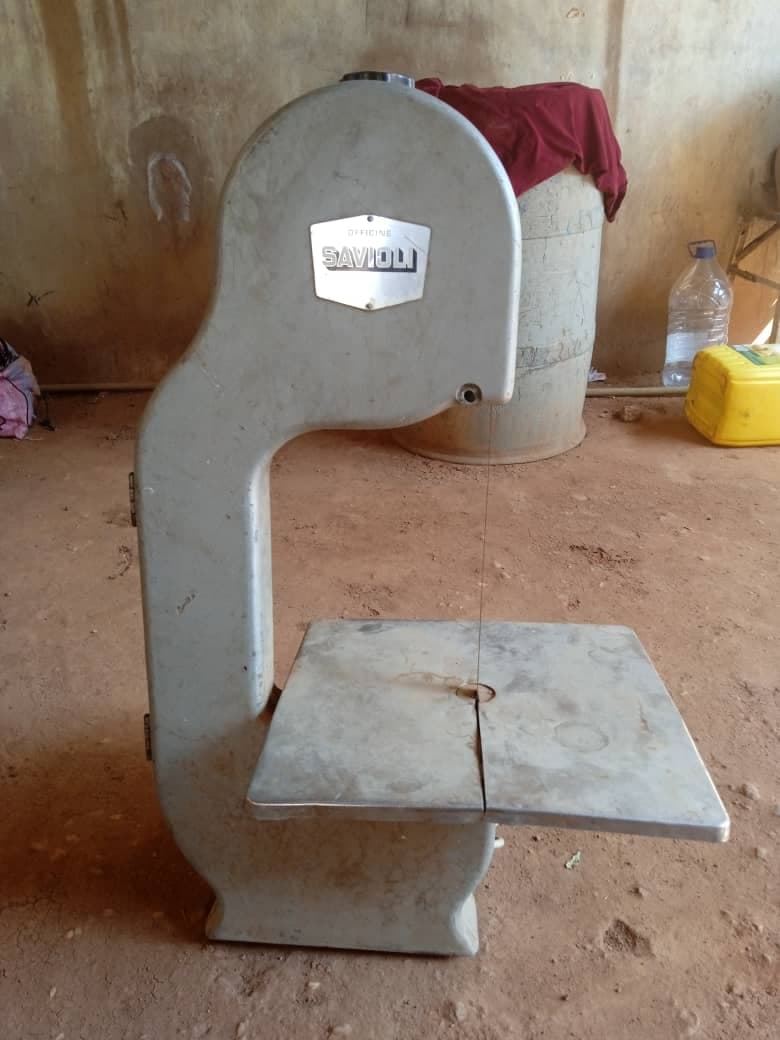 منشار خشب 
منشار ايطالي موتر ٤٥٠ فولت
السعر ٩٥٠ الف قابل للتفاوض في حدود المعقول
الحاج يوسف الشقلة مربع 2 - صورة 2