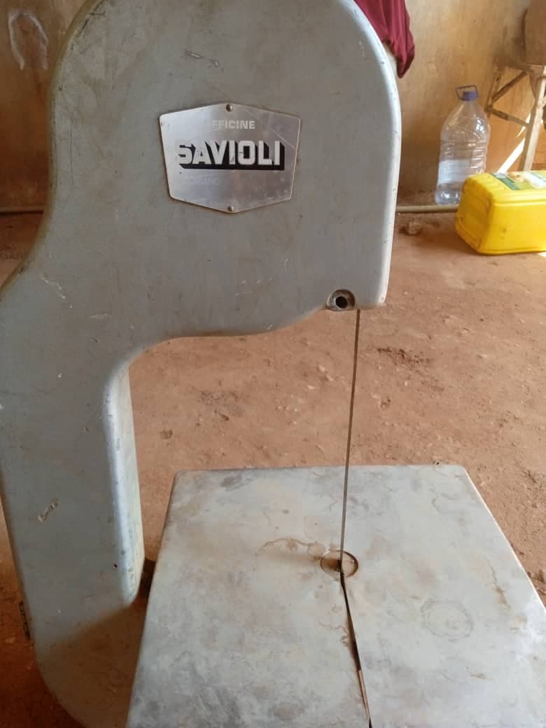 منشار خشب 
منشار ايطالي موتر ٤٥٠ فولت
السعر ٩٥٠ الف قابل للتفاوض في حدود المعقول
الحاج يوسف الشقلة مربع 2 - معدات البناء في بحري