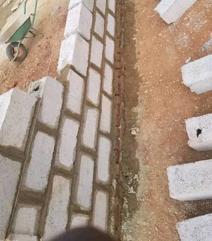 للبيع : قطعه في كسلا _ سلكياي  شرق 
الطرمبه .
شهادة بحث
ملحوظه : تسلم القطعه مسوره  شامله 
تحويل الملكيه .
مطلوب : ٤٠ مليون نهاي
٣٠٠م ناصيه  
واتس اب  - صورة 2