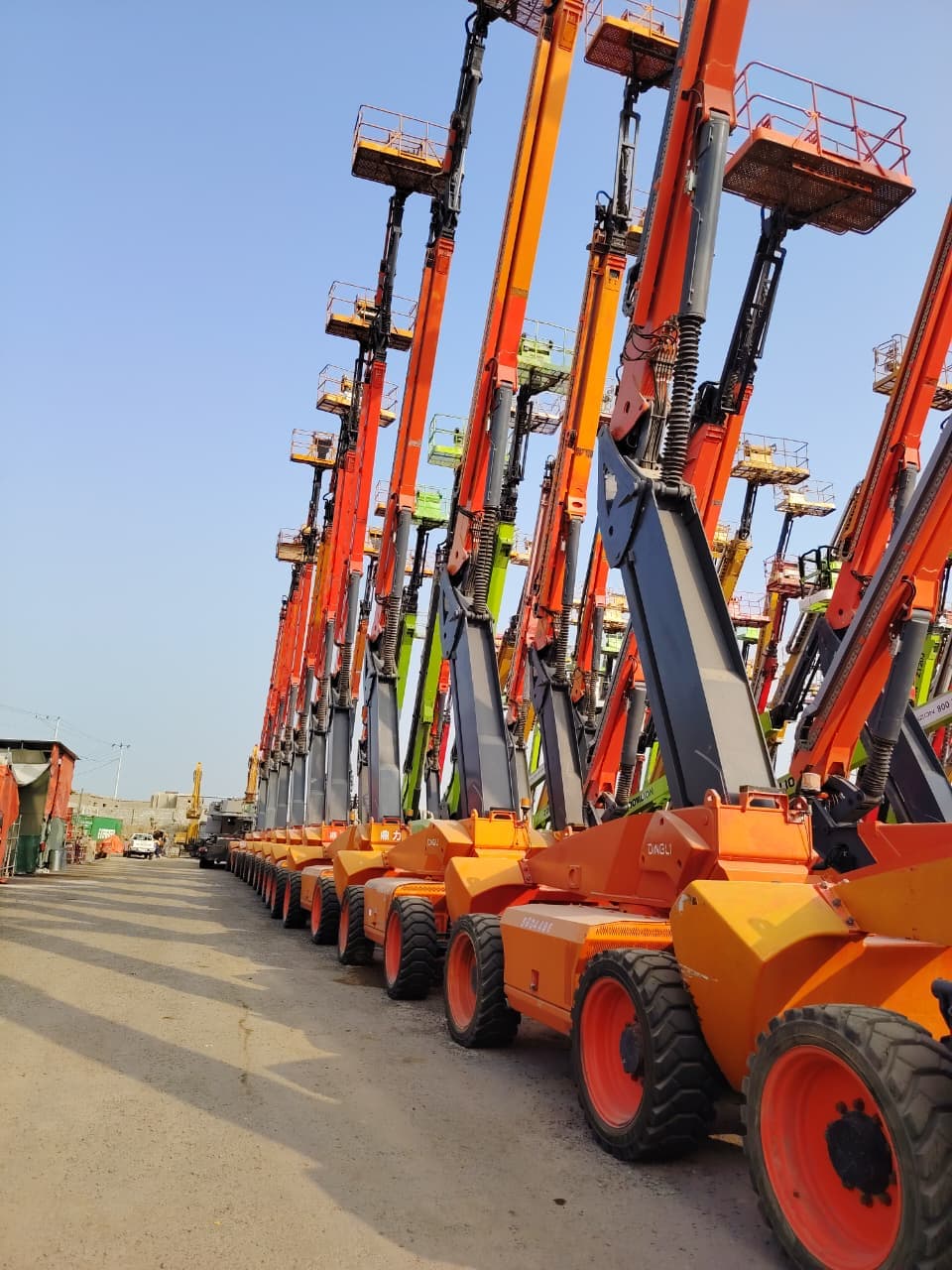 #Scissor _lifts_for_rental_and_manlifts_for_rental - صورة 4