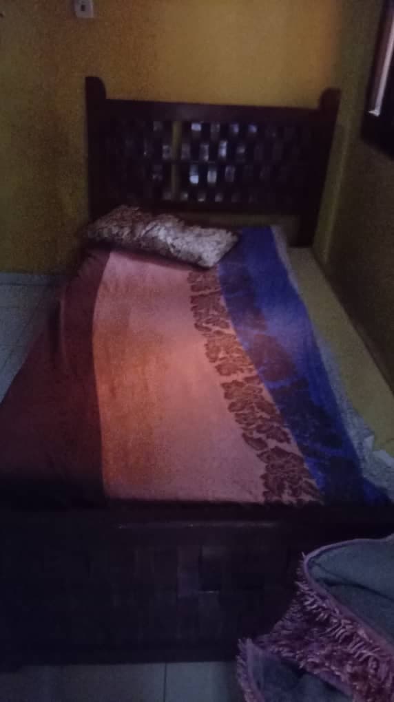 غرفة سعوديه وطنية سنغل
دولاب 6 ضلف 
وجوز سراير 
السعر 1500
كبري الحلفايا - صورة 2