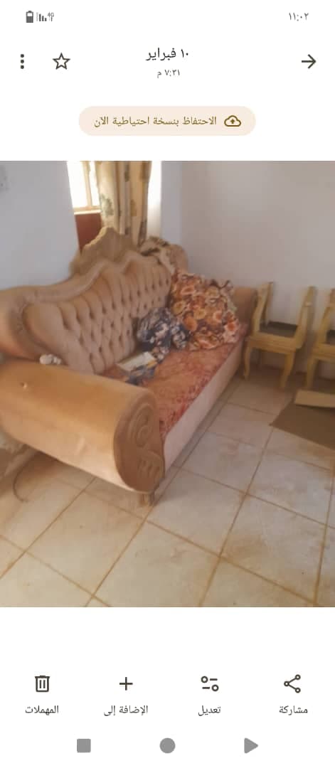 طقم جلوس كنبتين وكرسين 
نضييف 
السعر 650
بحري شمبات -  الأثاث والديكور في بحري