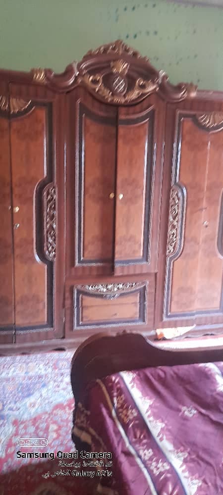 غرفة نوم مستوردة 
دولاب 6 ضلف
سرير دبل مع كمودينات 
وتسريحه 
السعر 1550
شرق النيل عدبابكر - صورة 2