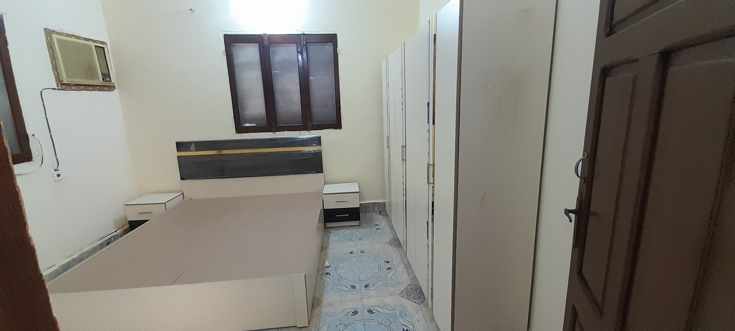 معرض العميل
السوق الكبير عمارة الهنود مقابل كشخه للعطور