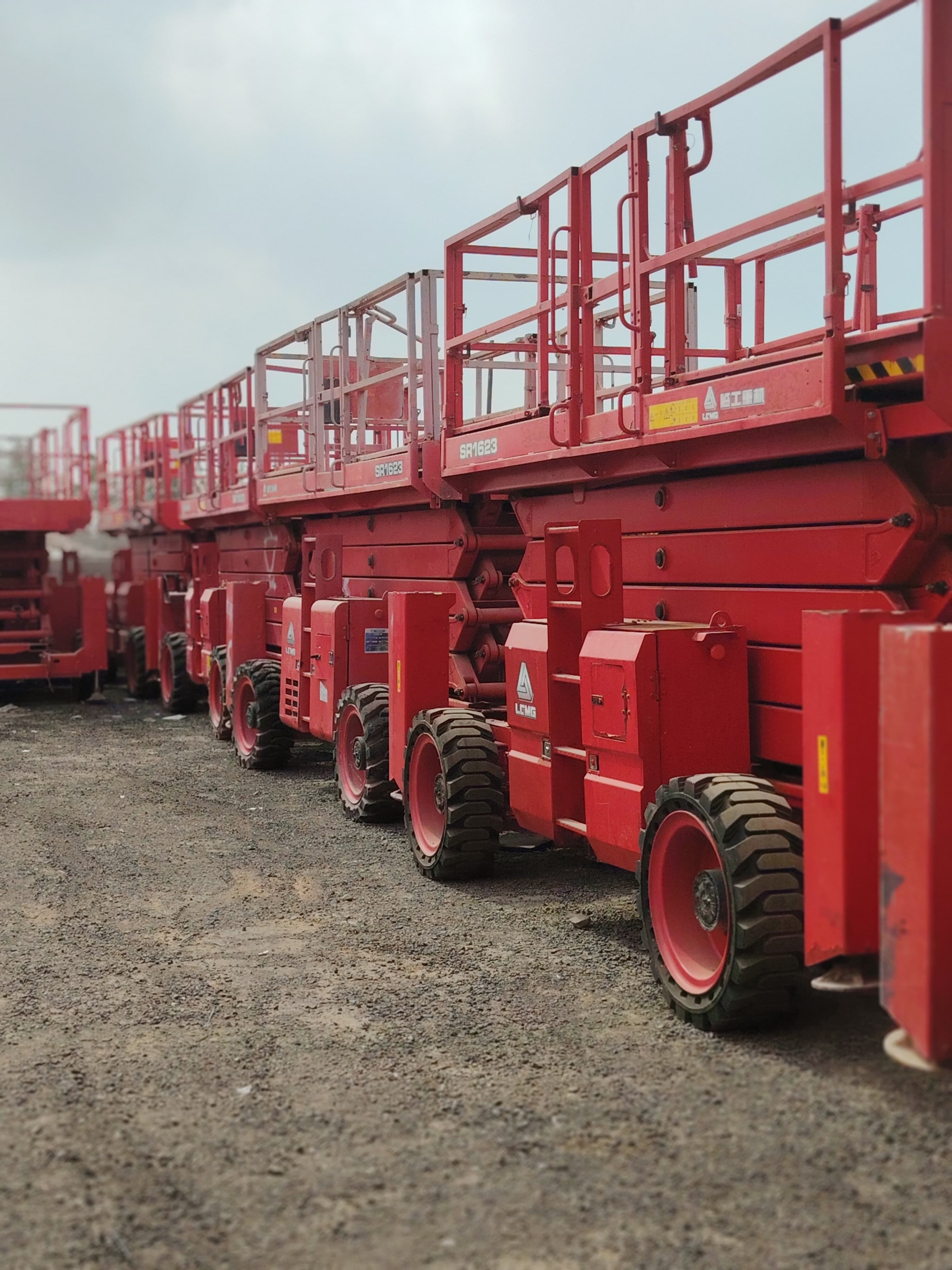 سيزرلفت ومان لفت ورافعات شوكيه وتيليهندلر جي سي بي متوفرة للايجار #سيزر_لفت #سيزرلفت #مان_لفت #للايجار #جده #الدمام#مكة_المكرمه #الرياض  - صورة 4