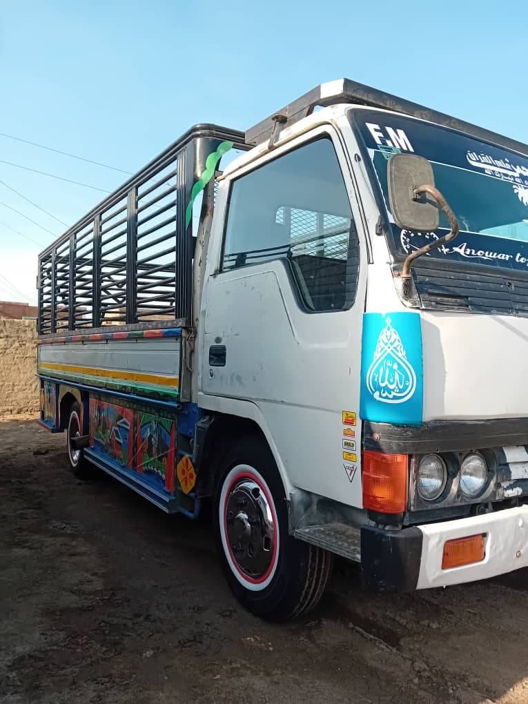 دفار ايسوزو موديل 93 - السيارات والمركبات في ود مدني