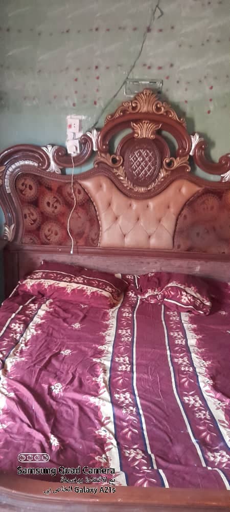 غرفة نوم مستوردة 
دولاب 6 ضلف
سرير دبل مع كمودينات 
وتسريحه 
السعر 1550
شرق النيل عدبابكر - صورة 4