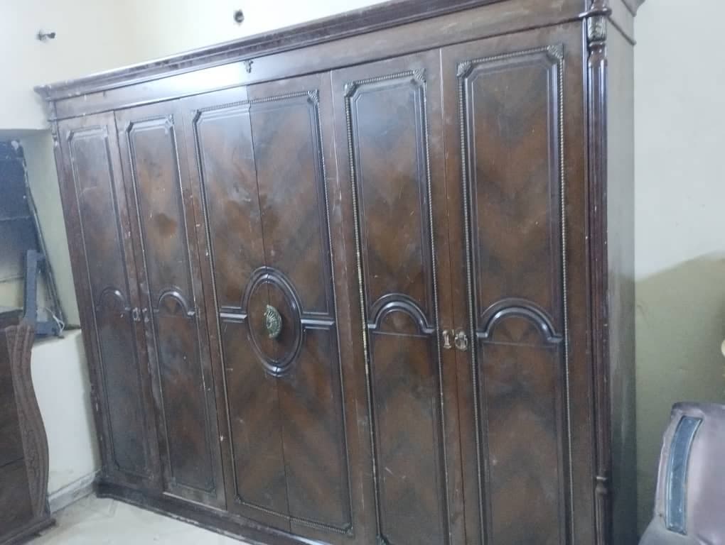 غرفة نوم مستوردة شاااااازة
🔥💥🔥
دولاب 6 ضلف
جوز سراير عرض 100 
كمودينات
خاليه تسريحة 
امدرمان الحارة 11
السعر 1600 -  الأثاث والديكور في أم درمان