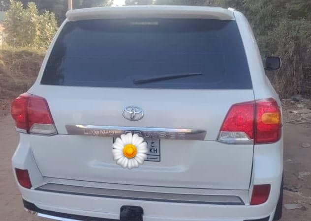 *الفلاح لتسويق السيارات*
*للبيع في كسلا*
كروزر
موديل 2008
مطور 2015
بصمه جوه وبره
اتوماتيك
بنزين 6V
مكنه فل الفل
تكيف تلج 
ترخيص الخرطوم خ ٥ 
عربيه تف - صورة 3