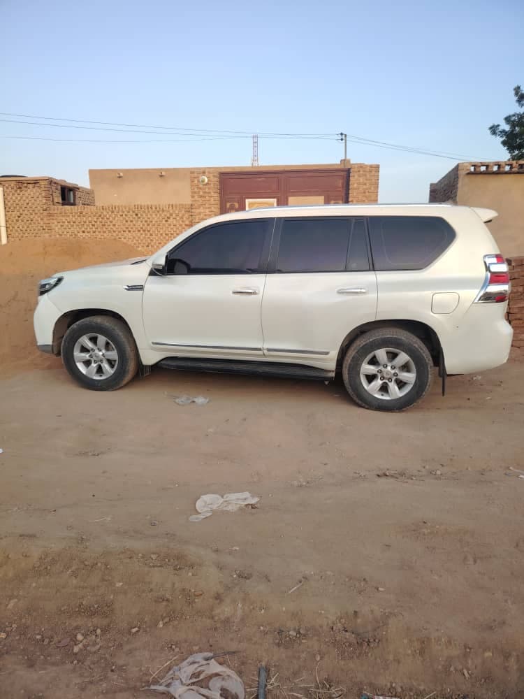 برادو 2014 TXL 
مفتاح
الممشى ١٢٥ الف حقيقي
عربيه نظيفه
ترخيص جديد
كلو شركه
مكنه فل
خالي بهيه
خالي ضرب
خالي كركبه
تكيف تلج
تفتح تقفل
قير اتوماتيك
مطلوب - صورة 3