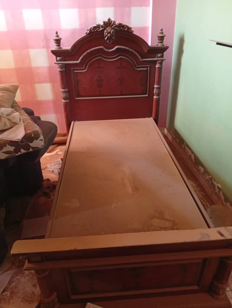 جوز سراير شبه جديدة 
ماليزي فخخخخخم
السعر  *تم التخفيض من 1200ل 700 نهاااااي*
بحري الحلفايا - صورة 3