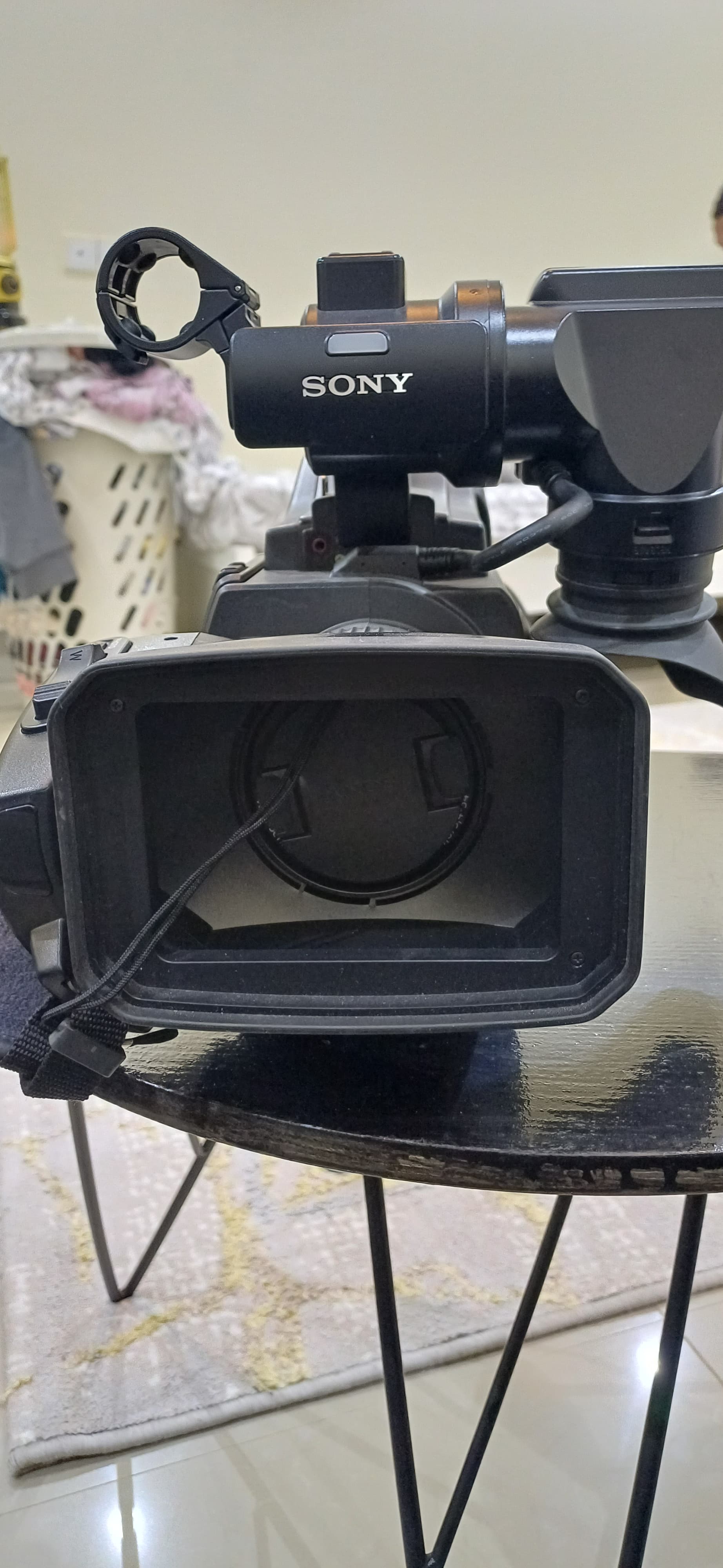 كاميرا الفيديو هذه هي طراز Sony HVR-HD1000E - صورة 7