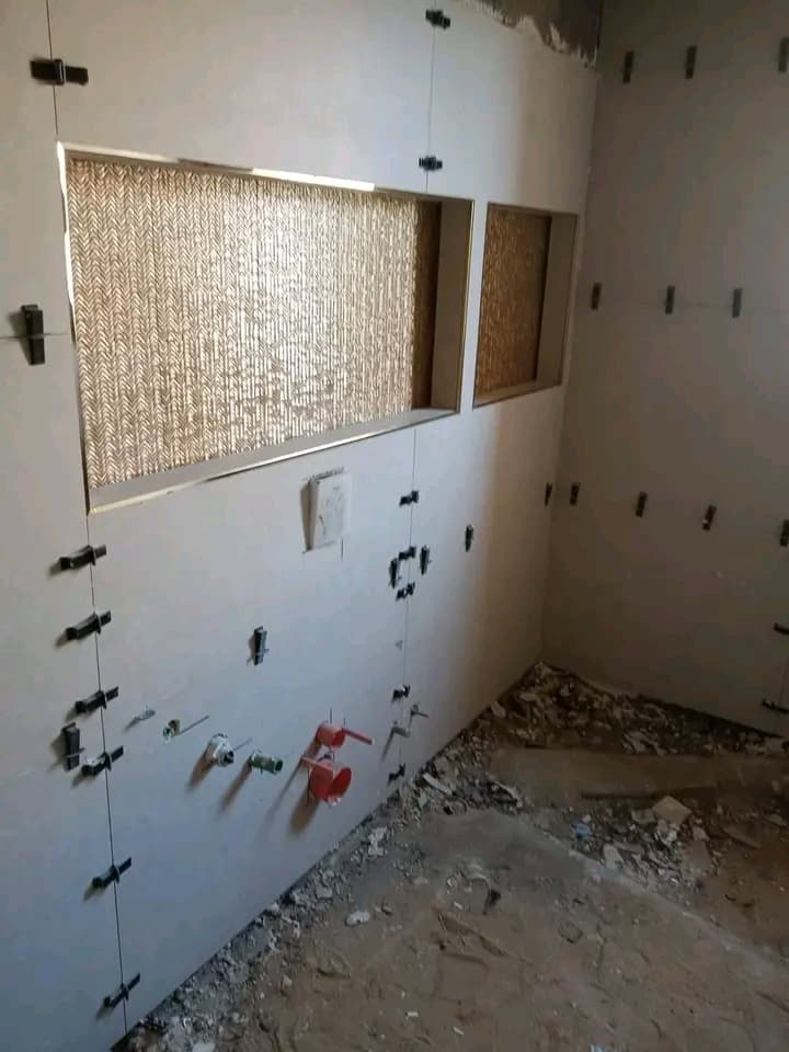 معلم بلاط - معدات البناء في مكة المكرمة