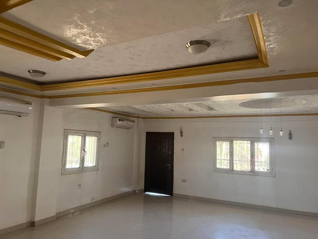 عمارة 4طوابق للبيع بمنطقة كافوري مربع 9