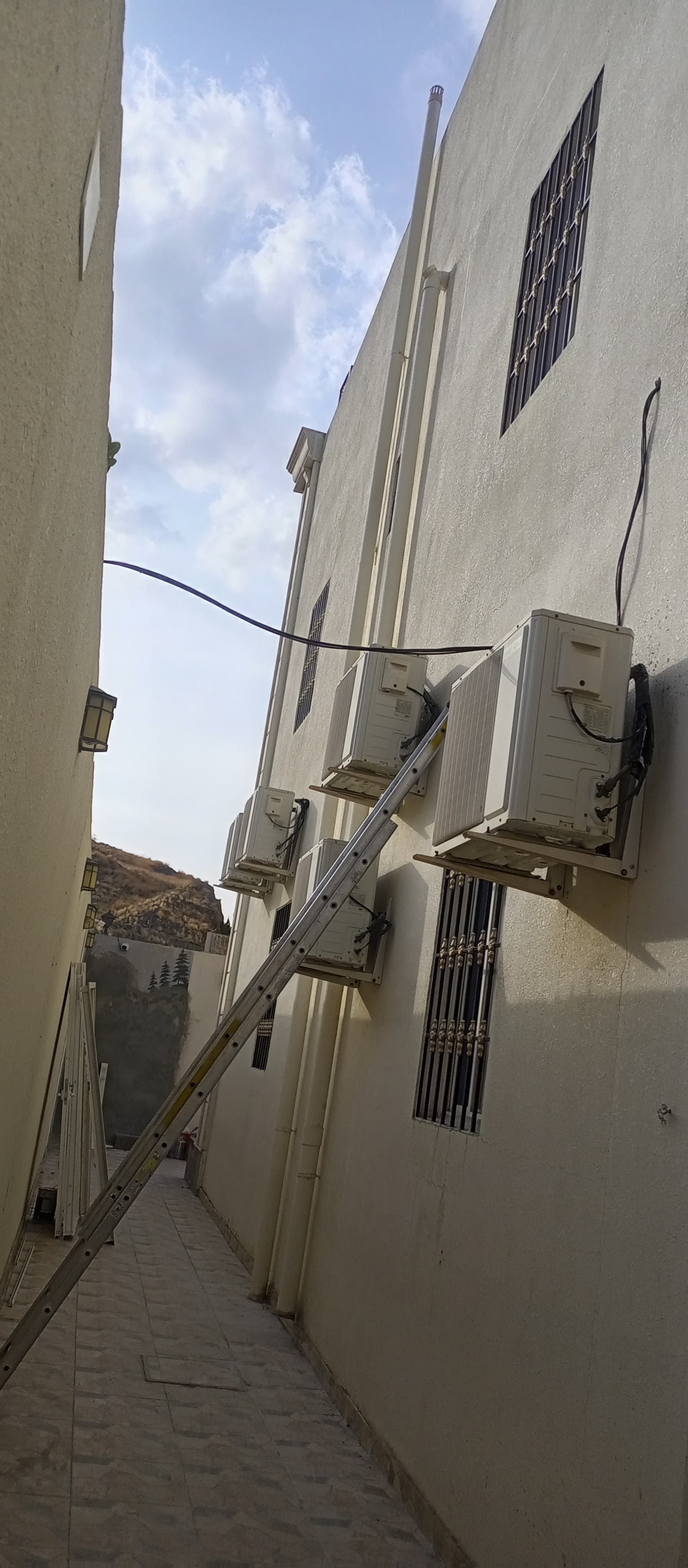 فني ومعلم مكيفات سبليت وصيانه  - صورة 5